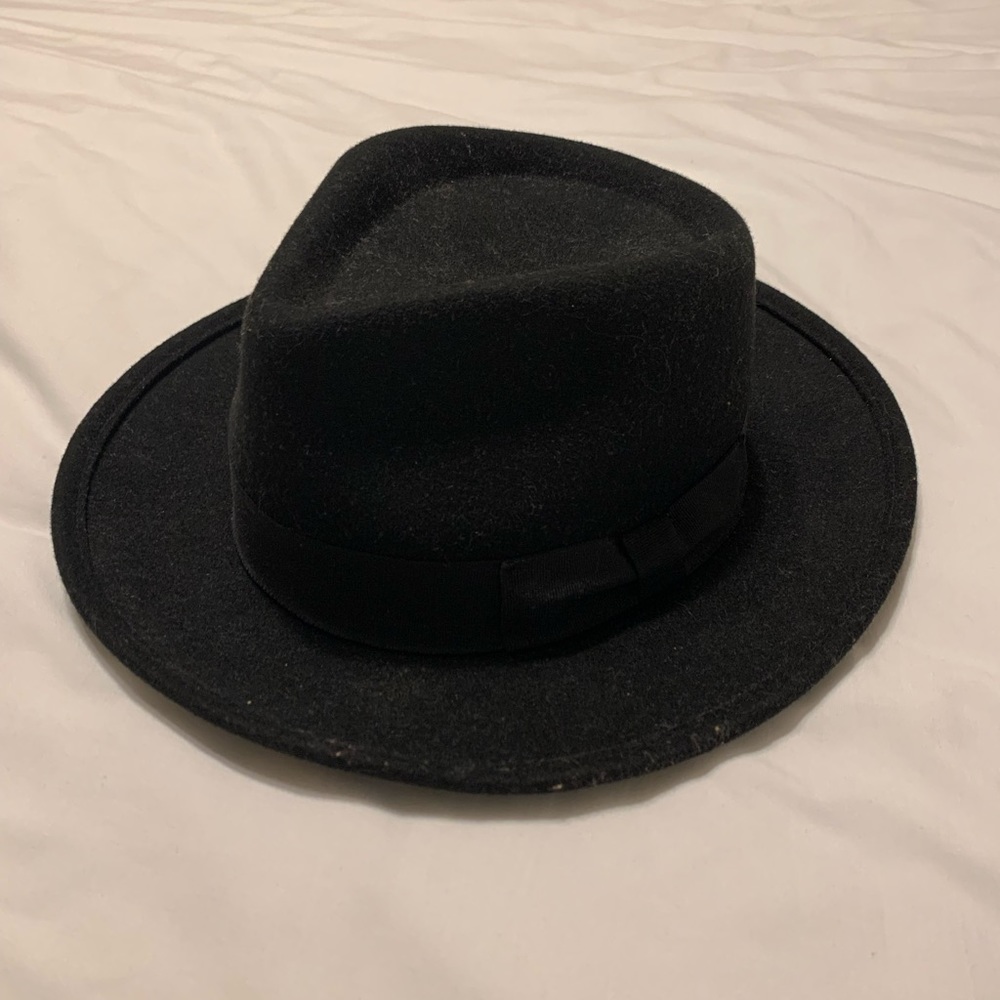 Hat from urban outfitters. Black. Worn twice